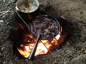 焚き火パスタ　ボロネーゼの作り方