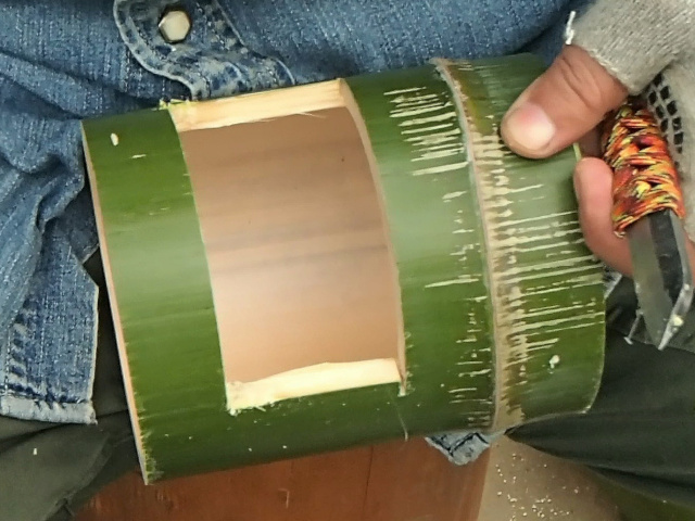 竹コーヒードリッパーに窓を作る